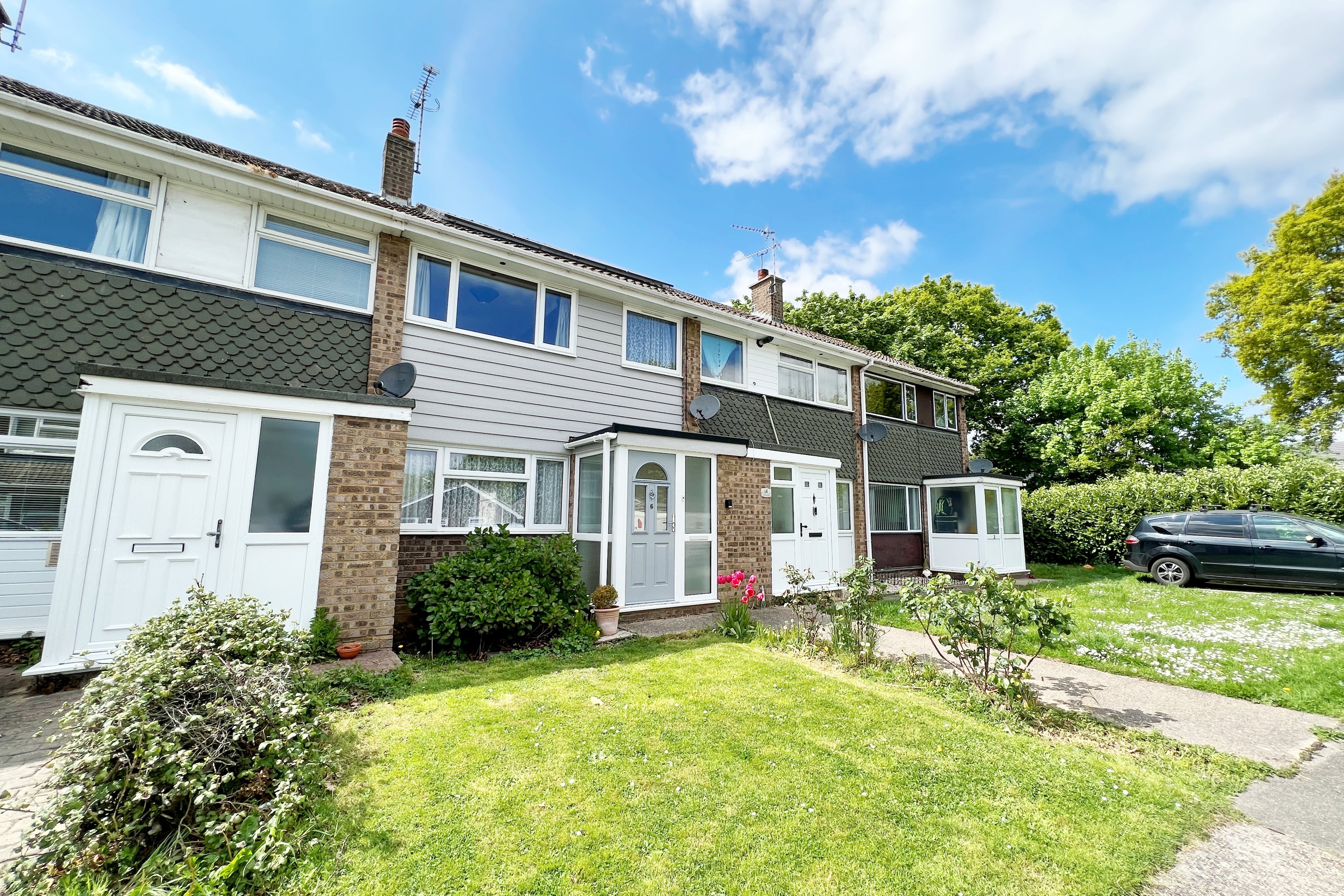 3 bed terraced house for sale in The Rundels, Thundersley  - Property Image 1